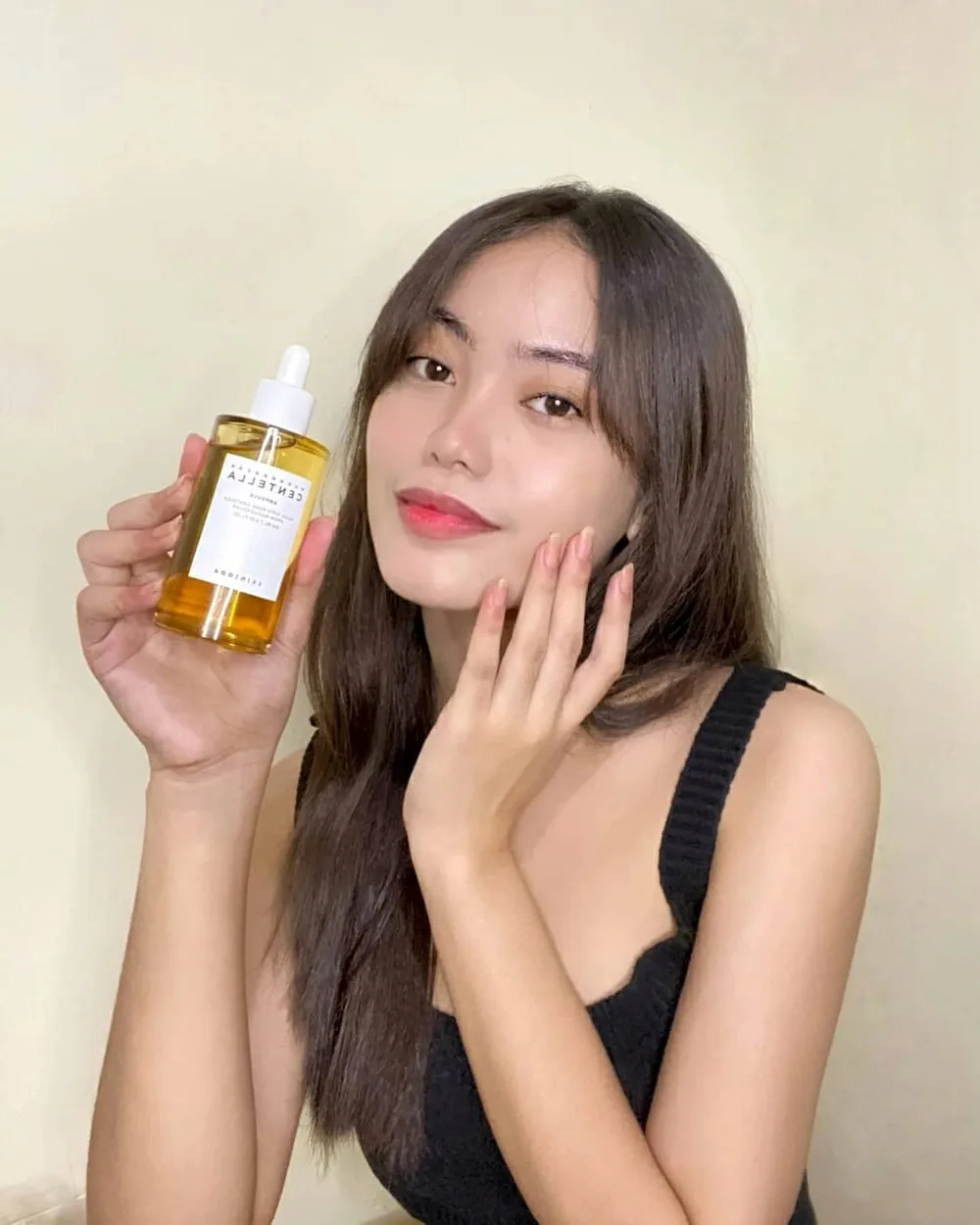@skin1004philippines , this product helped me manage my eczema and repair some acne.
Yes!! This Centella Asiatica is the only ingredient in this amazing composition. It has a variety of skincare advantages, including skin barrier restoration, oil regulation, hydration, and calming.✨🤗
- Only 100% of Centella Asiatica Extract included
- #1 repurchased item
- Grown in clean climate, high quality Centella Asiatica to provide true soothing care
- Non-comedogenic, suitable ampoule for sensitive, acne-prone skin
- Non-sticky watery formula
.😌💯
#SKIN1004 #SKIN1004Philippines #SKIN1004centella #Centellaasiatica #CentellaSKIN1004 #reviewSKIN1004 #skincareSKIN1004
@skin1004philippines
https://shopee.ph/skin1004.official