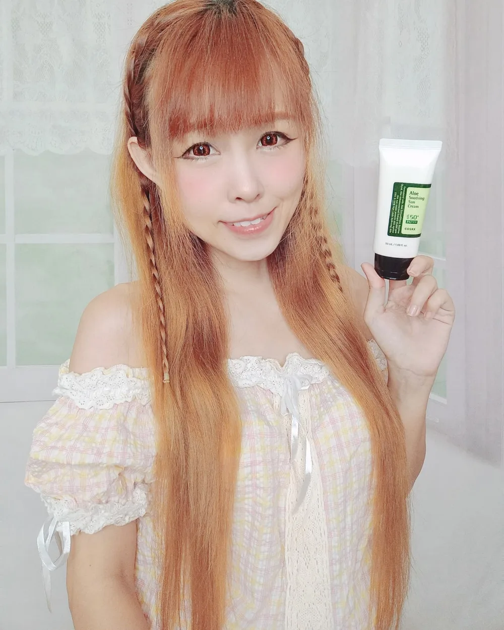 Aloe Soothing Sun Cream SPF50+ PA+++ is a sunscreen that works like a moisturizer! I'm someone who is VERY particular about sticky/oily residue feeling after applying anything and this really wow me! I have dry skin, so I really love the Aloe benefit! It is light and handy, something I'll leave in my bag~
Aloe Arborescens Leaf Extract(55,000ppm) is the key ingredient of COSRX Aloe Soothing Sun Cream that soothes and moisturizes skin at the same time, so I'm like moisturizing my skin while protecting it!
The texture of COSRX Aloe Soothing Sun Cream is similar to a light moisturizer, unlike other sunblocks that leaves the skin dry and stripped. The hydrating sunscreen is absorbed into the skin fast without feeling greasy or leaving white cast. This sunblock can be worn daily, all year long as it feels light during hot/humid summer and moisturizing in the dry season, perfect for SG!
Promo - https://bit.ly/3Az5QO3
1) Aloe Soothing Sun Cream discount at COSRX Shopee flagstore 8-13 Nov, up to 10% off.
2) Free 50ml low PH Good Morning Gel cleanser.
@cosrx @singapore_cosrx #cosrx #sunscreencosrx #sunscreen #sunblock #aloesunscreen #sunscreenspf50 #sunscreensingapore #kbeautysingapore #kbeautyaddict #kimsoohyunsunscreen #sgbeauty #beautysg #singaporebeauty #beautytips #skincarecommunity #charisceleb #filamentree