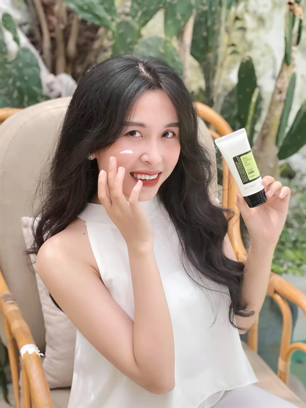 Khum sợ cô đơn, chỉ sợ da xấu
COSRX Aloe Soothing Sun Cream đến từ COSRX 코스알엑스 là kem chống nắng hàng ngày hoàn hảo để sử dụng vì nó có nhiều lợi ích mà...