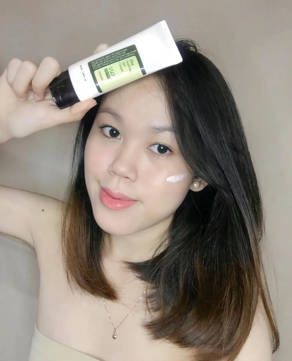 Sunscreen is a must! ☀️
CORSX Aloe Soothing Suncream has SPF 50+ PA+++ that will keep your skin protected from sun damage. It is Formulated with 50,000ppm of Aloe Leaf Extract, it is Non-comedogenic and nonirritant which is great for sensitive skin. This product is lightweight and nonsticky, leaving your skin with no white cast and keeping it hydrated, perfect for everyday use!
@cosrx @cosrx_philippines
WHERE TO BUY?:
Meet COSRX in Shopee official store!
- Nov 1 - Nov 30
- Store-wide up to 60% off + Free gift for all purchase
- Aloe Sun Cream Combo Set Up to 50% Off
https://bit.ly/3lxCtrl
Only available @cosrx Official shopee store.
#cosrx #sunscreencosrx #sunscreen #sunblock #aloesunscreen
#sunscreenspf50 #sunscreenphilippines #kbeautyphilippines
#kbeautyaddict #kimsoohyunsunscreen #sunblockcosrx
#sunblockphilippines #skincarephilippines #sunblockph
#skincareph #charisceleb #filamentree