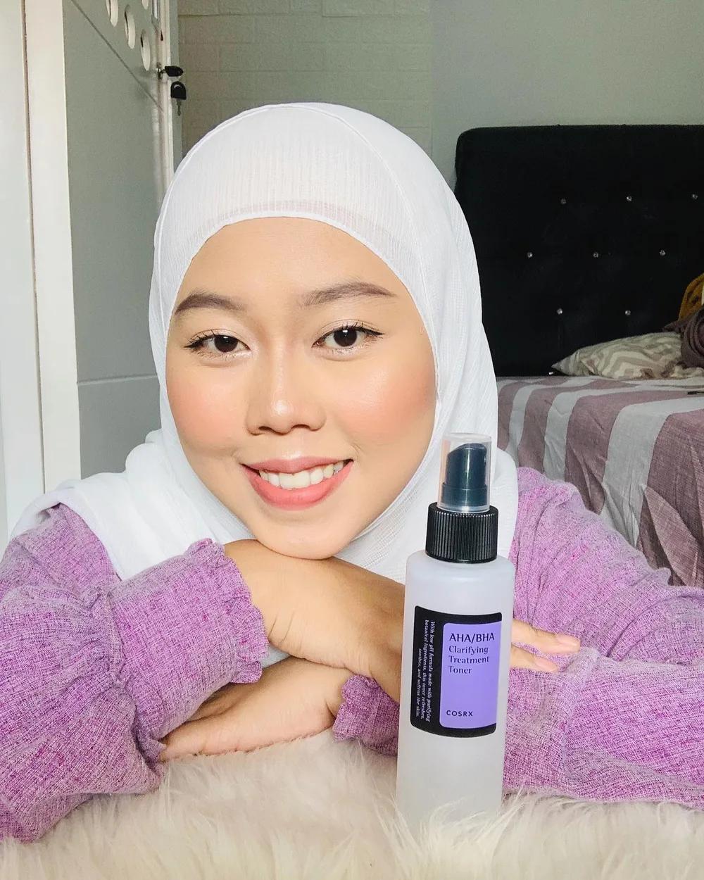 AHA/BHA Clarifying Treatment Toner
@cosrx
@cosrx_indonesia
@sociolla
AHA/BHA Clarifying Treatment Toner dari COSRX yang dapat membantu mengangkat sel-sel kulit mati, sehingga kulit wajah terasa halus, dan membantu dalam meremajakan kulit wajah
- Gentle exfoliating toner
- AHA BHA Toner
- Purifying and control pores and sebum
- Remove unnecessary dead skin cells
Ini bener bener gentle exfoliating toner , jadi bisa di pakai setiap hari
Soothe the mask irritated skin with care of dead skin cells and pores
Mild toner Made with plant-derived ingredient suitable for everyone .
Cara Pengunaannya :
-Gunakan setiap pagi dan malam hari setelah membersihkan wajah
-Semprotkan secukupnya pada kapas dan usapkan dengan lembut dari tengah ke arah luar wajah.
-Ulangi hingga seluruh produk dapat terserap dengan sempurna pada kulit wajah.
Cocok untuk kulit:
Semua Jenis Kulit, Kusam, Komedo, Whitehead
Where to Buy?
Sociolla 12.12 Sale
12/01- 12/13
AHA/BHA Clarifying Treatment Toner for only Rp140,000!
url: https://www.sociolla.com/toner/9207-aha-bha-clarifying-treatment-toner�
@cosrx @cosrx_Indonesia @sociolla #ahabhatoner #ahabhatonercosrx #ahabha #acne #kbeautyindonesia #kbeautyaddict #cosrx #cosrxtoner #pengelupasankulit #pelembabkulit #poriporibesar #kusam #perawatankulitalami #charisceleb #filamentree