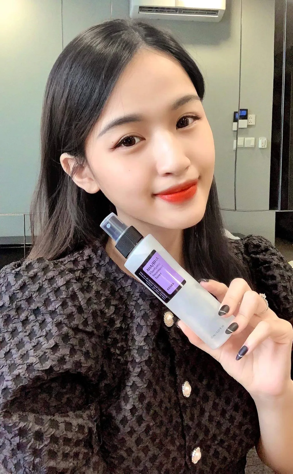 Mọi người ơi, Linh mới biết được thông tin là “Không bắt buộc sài Toner nhưng Toner sẽ giúp tăng hiệu quả của các loại mỹ phẩm khác”. Nên là hôm nay Linh...