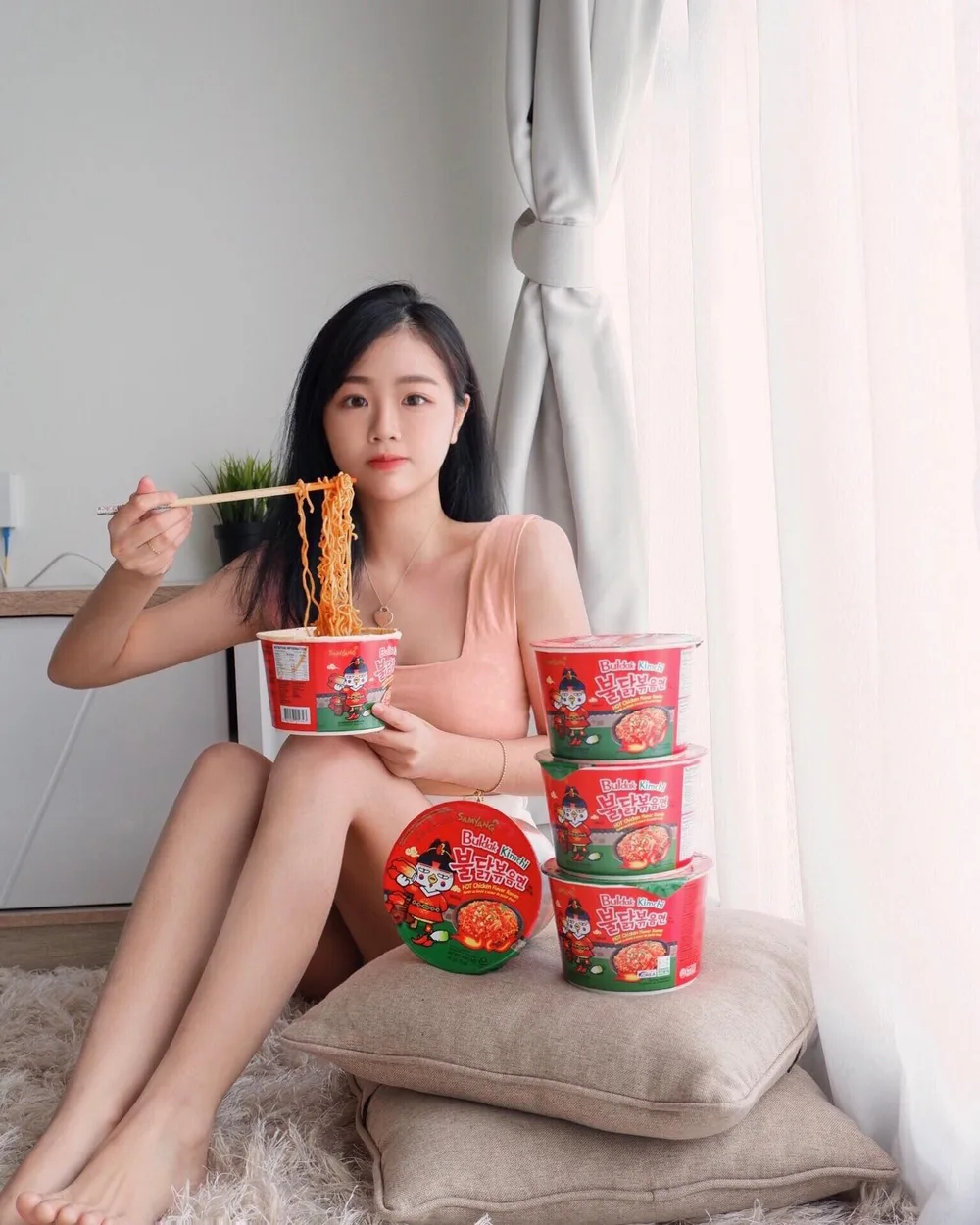 Waaaa 火鸡拉面出新品了
这次竟然是我最爱的Kimchi 也太好吃了吧! 酸酸辣辣的🔥🔥 追剧必备!
而且还是适合懒人的碗面🍜五分钟就完成
一定要尝试🤭🧡
@samyangfoods_malaysia #buldakkimchi #buldak #firenoodle #koreanspicynoodle #mukbang #koreanspicy #sourspicy #realkimchiramen #charisceleb