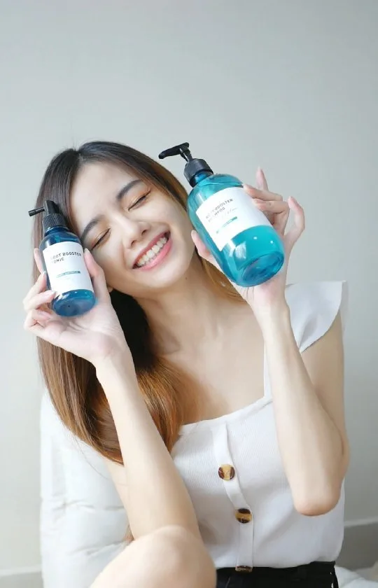 頭發薄薄的真的很困擾😣
你也有頭發稀薄和掉發困擾的話一定要試@grafen.official_my 的這個系列❤️
Root Booster Shampoo
👉🏻Shopee和Lazada排名第一的護發產品🎉
👉🏻天然成份,不含silicone
Root Booster Tonic
👉🏻天然成份 鎮定頭皮
👉🏻提供頭皮營養
期待你們試了跟我分享效果😍
#GRAFEN #Rootbooster #shampoo #hairtonic #grafenreview #haircare
#hairloss #charisceleb
