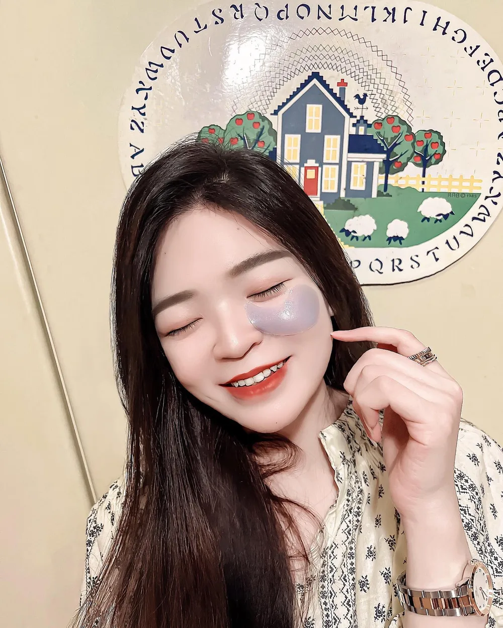 • 12.8.2022 •
Rejuvenate puffy eyes with a refreshing treatment 🍃
Shinsiaview Eye Pure Hyaluronic Panthenol Hydrogel Eye Patch, vegan cosmetics rich in Hyaluronic and Panthenol, help in moisturizing and strengthening skin barrier, leaving skin hydrated.
A multi-use gel-type eye patch that you can use around your eyes, forehead, laugh lines and neck wrinkles. Love its cooling and soothing sensation! Store them in the fridge for a cooling effect!
Check them out at ▪️
https://bit.ly/3oTKBTK
#malaysia #eyepatch #wrinklecarecosmetic
#skincare #moisture #wrinklecareproduct
#vegancosmetic