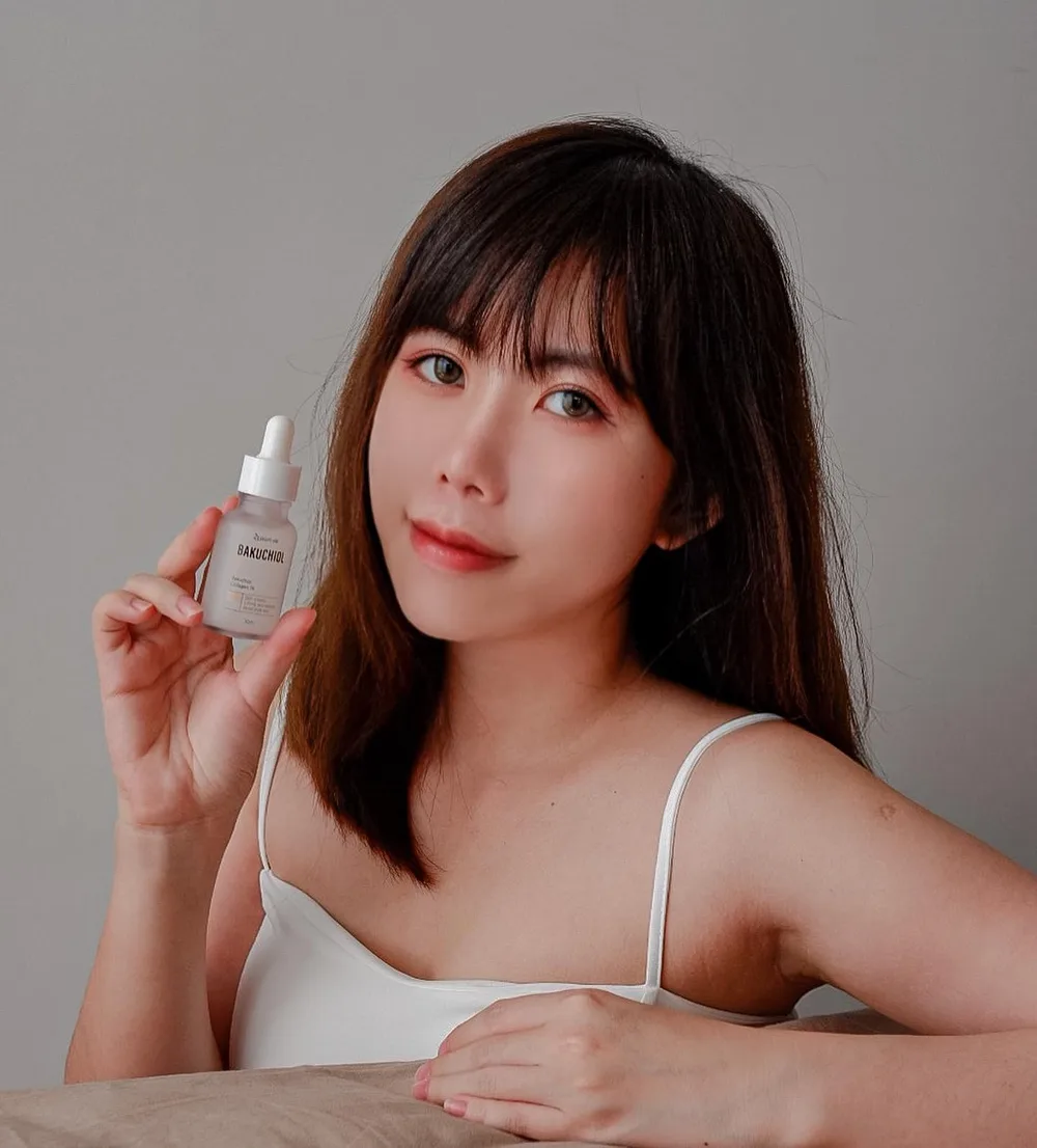 Daily routine🤍
Self care is extremely important and it should not be overlooked.
And this is one of the ways I re-center my well being by focusing on taking care of my skin✨
I added the 23years old - Bakuchiol Ampoule to my morning and evening routine, tucked between my toner and moisturiser steps since I have dehydrated skin! It’s quite lightweight, spreads easily and absorb quickly !
✅Ance + Anti-Aging Care Ampoule
✅ Moisture and refreshing formula
✅Trouble care and light texture
✅Very soothing ingredients, even pregnant women can use it
✅reduce scar marks
#bakuchiolserum # bakuchiolampoule #retinol #acneserum #wrinkleampoule #wrinkleserum #acnetreatment #charisceleb @23yearsold_official https://bit.ly/3cMJiTX