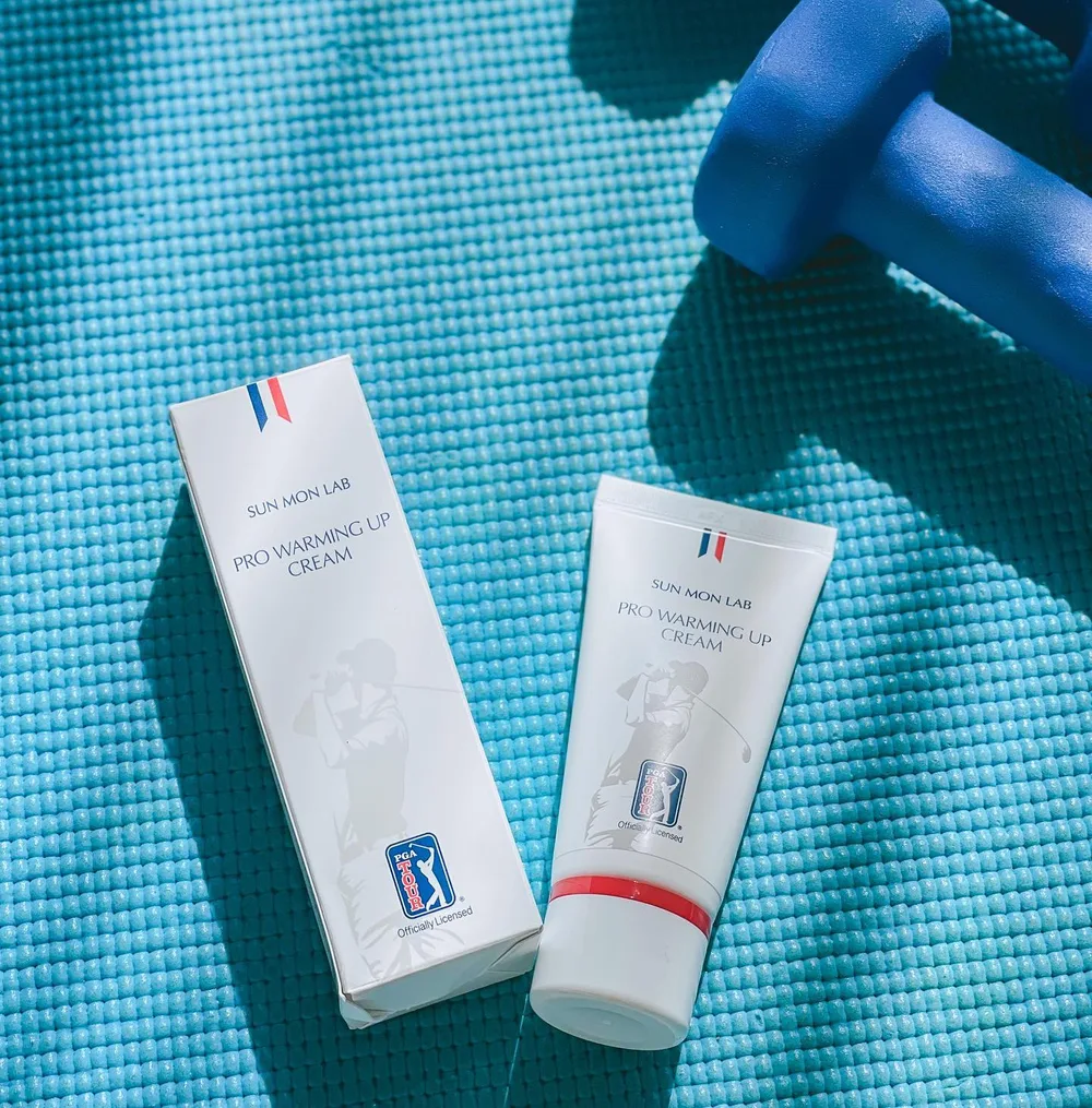 Really Love this Pro warming up cream from @sunmonlab_official @charis_indonesia @hicharis_official
.
This cream contains Ingredients that help recovery from fatigue :
✅lotus flower
✅ green tea extract
✅ cantella asiatica
✅ aloe leaf extract.
.
Texture : cream ( ada sensasi hangat)
Tanpa wangi/ bau.
Model tube yg di lengkapi dengan roll pijit.
Mudah di apply.
Aku menggunakan sblm workout,ketika butuh mood booster ketika kelelahan.
Untuk pembelian langsung tap link di story aku yah.
Highlight “My Charis”.
.
.
#christinachandraareview #preworkout #sunmonlab #korean #koreanbodycare #koreanproduct #hicharis_official #charisceleb #workout #healthylifestyle #lifestyle #lifestyleinfluencer #lifestyleblogger #warmingupcream #influencerindonesia #2022 #jakarta #indonesia