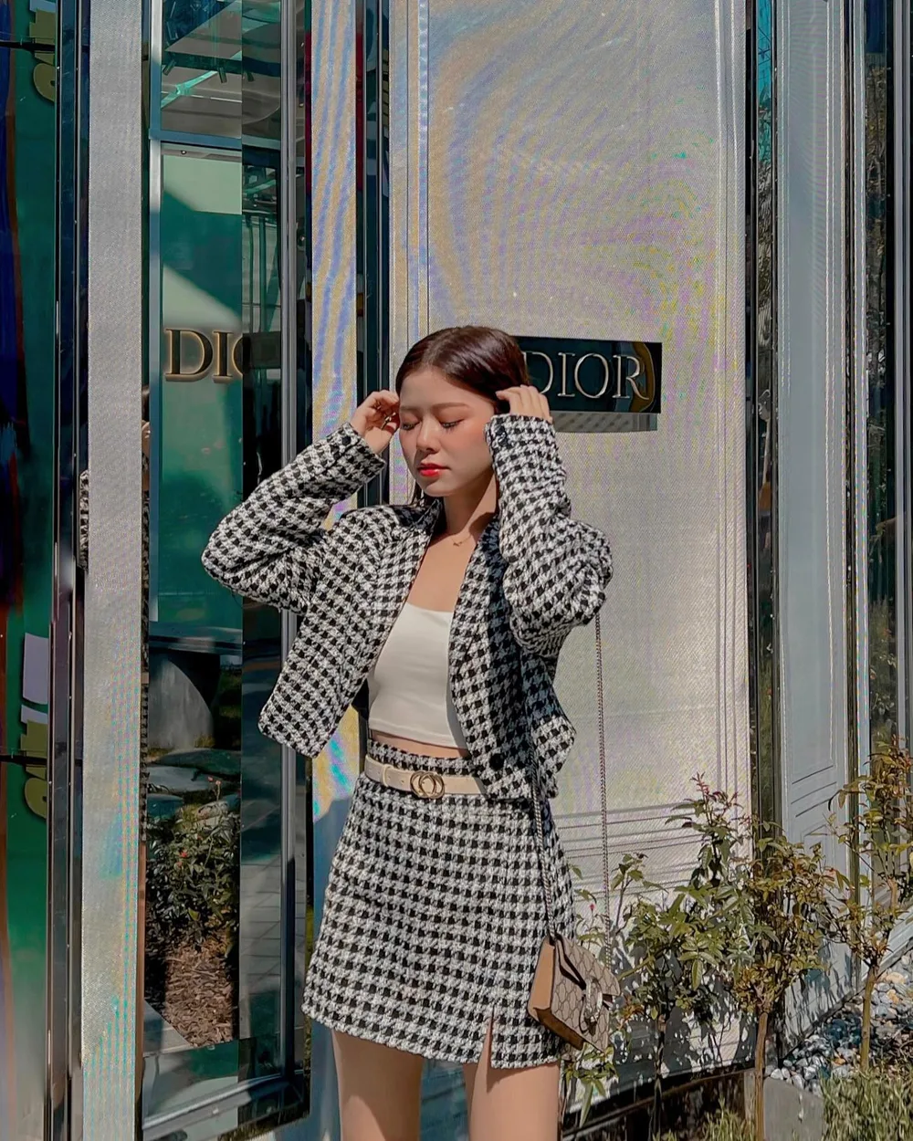 dua produk yang sangat membantu selama trip di Korea; M+ Cream bener-bener seajaib itu bisa ngelembabin kulit yang awalnya dehidrasi parah, udah ga merah juga 😍 mau pake pelembab apapun, ujung-ujungnya selalu balikan sama M+ 😅 ada yang sama? 😌
meskipun cuacanya dingin, tapi mataharinya tetap panassss 😅 baru cobain @facerepublic Glow Screen Sun Gel, teksturnya beneran gel 😆 belum check harganya sih, semoga ga mahal supaya bisa beli lagi kalo abis
#BJBS2022 #ShotOnIphone13Pro #ExploreKorea #ExploreSeoul #Seoul #CharisCeleb #KoreanAesthetic