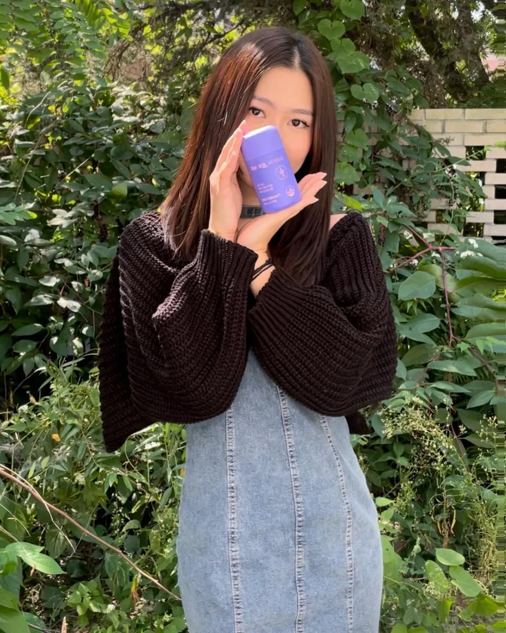 Tip trắng da ở đâyyy ☁️
Ngoài kem chống nắng ra thì viên uống chống nắng là điều không thể thiếu để có một làn da trắng hồng 🫶🏻 Lọ supplement này của M mới dc giới thiệu tại event #BJBS của @hicharis_official , trong lọ này ngoài việc chống năng ra thì còn có thêm vitamin để giúp làm sáng da. Must have cho ai hay đi nắng nha 💖
Còn tuýp màu hồng là protein cho ai thích đi tập nhưng bụng íu íu. Protein này hông chứa gluten, sữa hoặc đậu nên sẽ dễ uống hơn và đảm bảo k bị đau bụng nhaa 🥹
